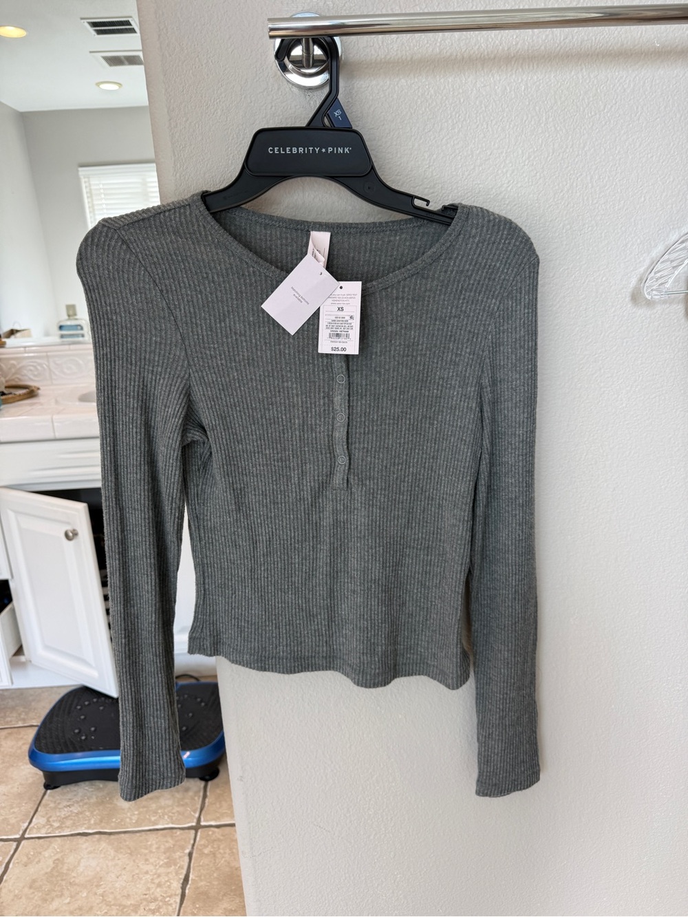 NWT AUDEN XS Ribbed Henley Long-Sleeve Top - Gray